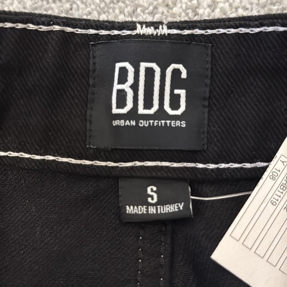 NWT BDG Urban Outfitters Women’s Black Denim Kirby Skirt‎ Button Up Belted Sz S - Picture 3 of 7